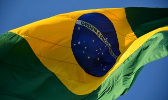 [NOTÍCIAS] Padres se manifestam contra o atual presidente do Brasil