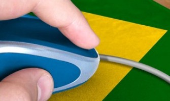 O Brasil está prestes a aprovar a primeira lei que regula a internet no País. Mas as empresas de telecomunicações querem limitar o acesso dos usuários!