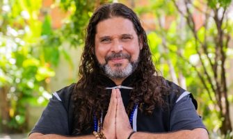[ENTREVISTA] “Desde criança sonhava ajudando pessoas!” Confira entrevista com o terapeuta Luiz Amaral